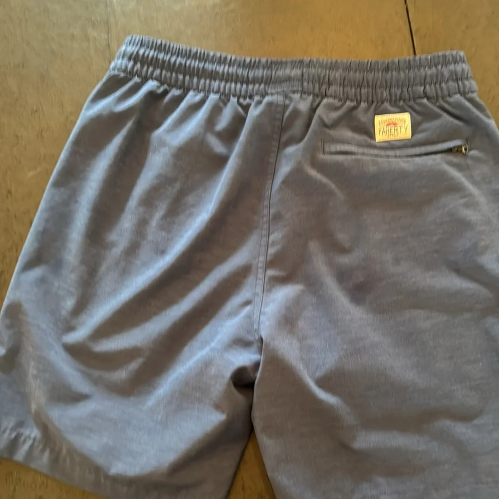 Faherty lined All Day shorts. Blue. Medium 7” inseam